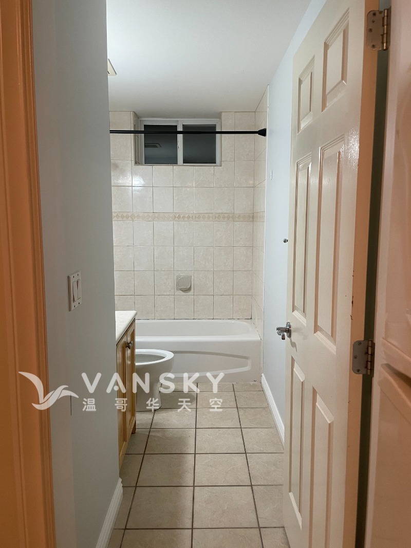 260425164821_3. Bathrm.jpg